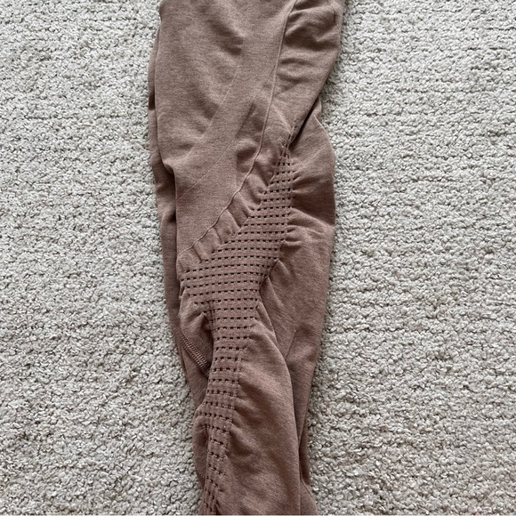 AUTHENTIC Alphalete Amplify Contour Legging Sand Size Small - Picture 4 of 6